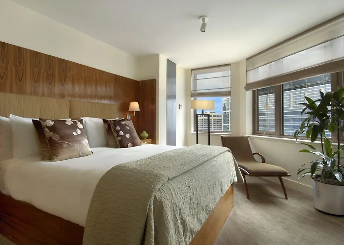 Fairmont Millennium Park Hotel 4*