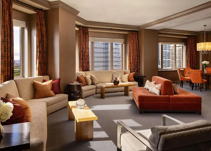 Fairmont Millennium Park 4*