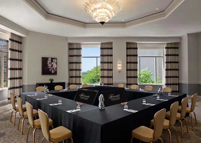 Fairmont Millennium Park Hotel 4*