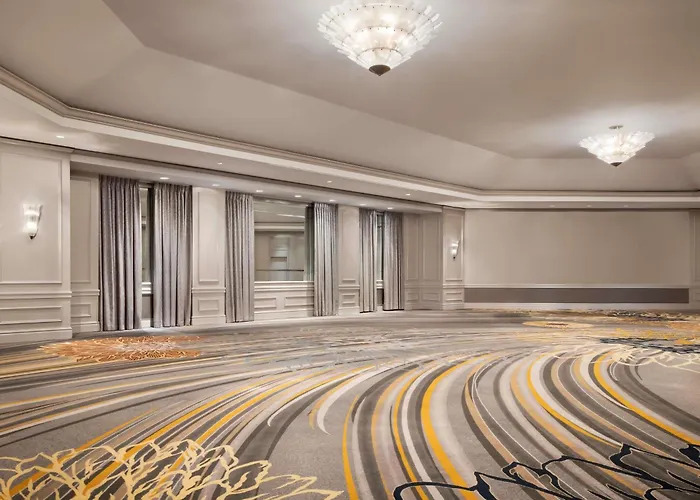 Fairmont Millennium Park Hotel 4*