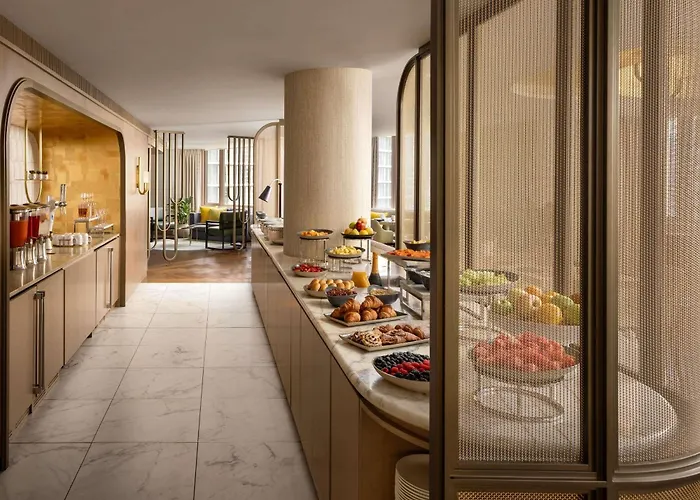 Fairmont Millennium Park 4*