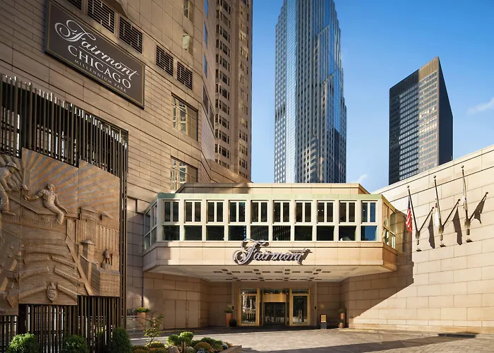 Fairmont Millennium Park 4*