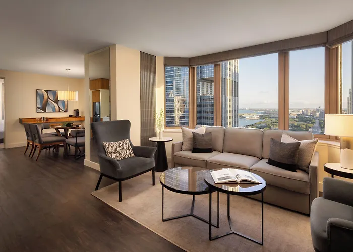 Fairmont Millennium Park Hotel 4*